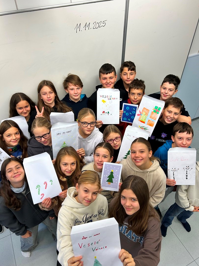 Děti ze 6.B odeslaly mezigenerační dopisy pro radost